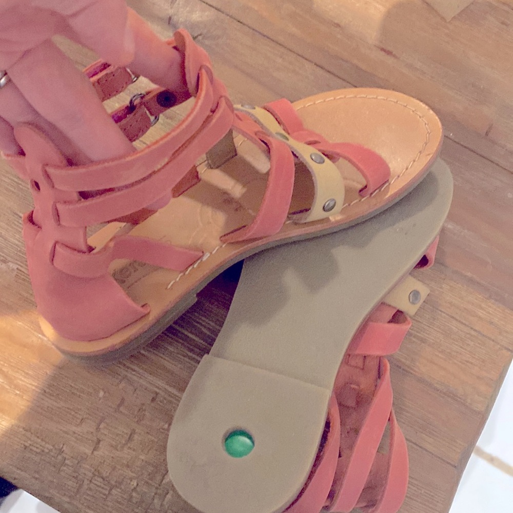 Kickers - kids gladiator sandals like new -pink and beige- size 13